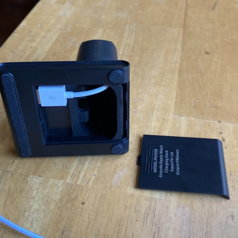 Apple AirPods Apple Watch Charging Dock PA1918 in good condition
